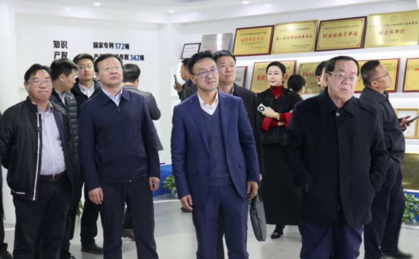 农业农村部信息中心三农舆情应对研讨交流活动领导专家媒体一行莅临托普云农考察